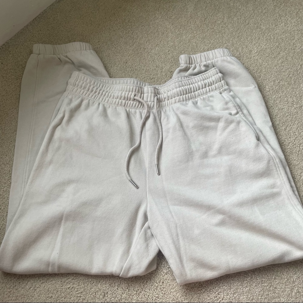 MUST BUNDLE 🍒 H&M joggers